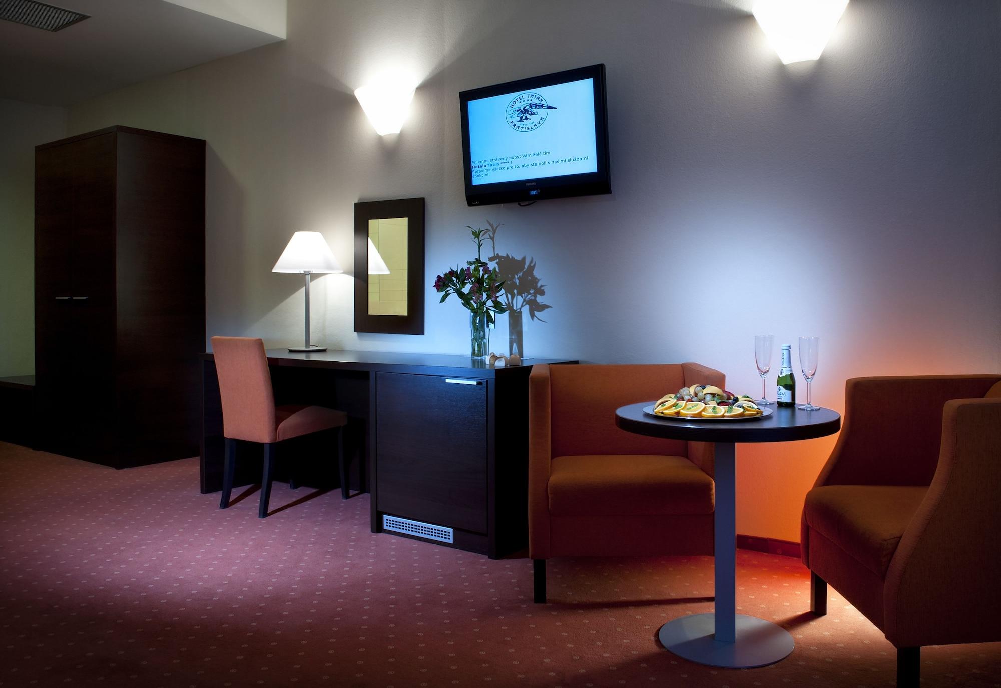Hotel Tatra Bratislava Luaran gambar