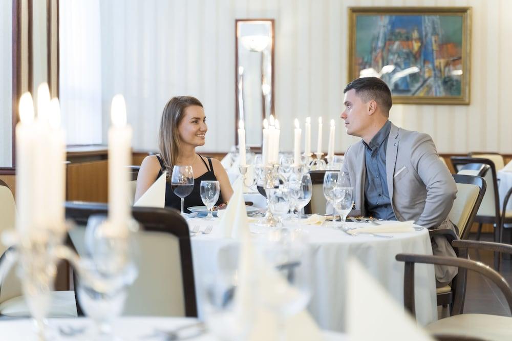 Hotel Tatra Bratislava Luaran gambar