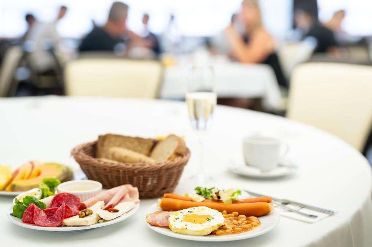 Hotel Tatra Bratislava Luaran gambar