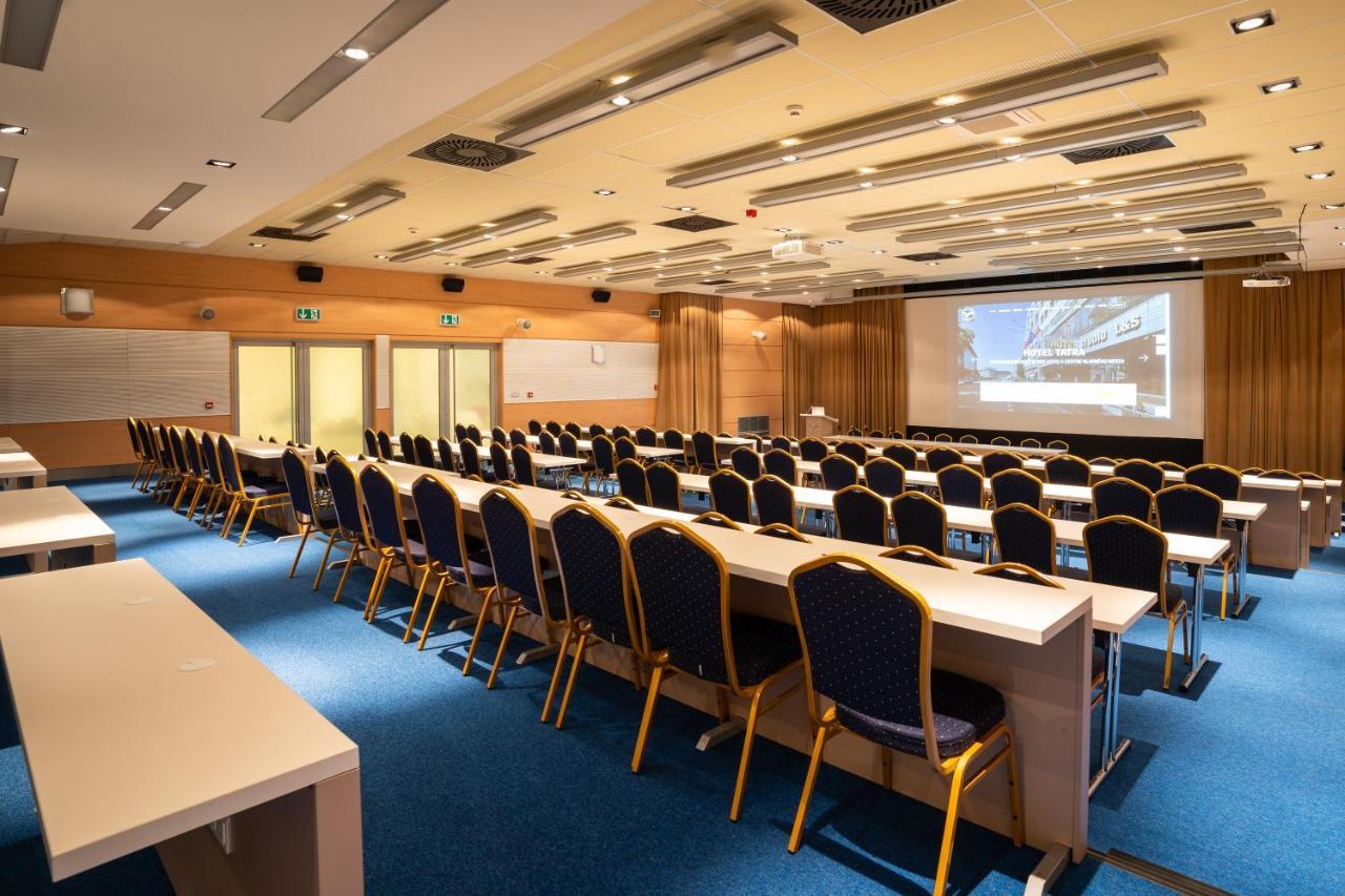 Hotel Tatra Bratislava Luaran gambar